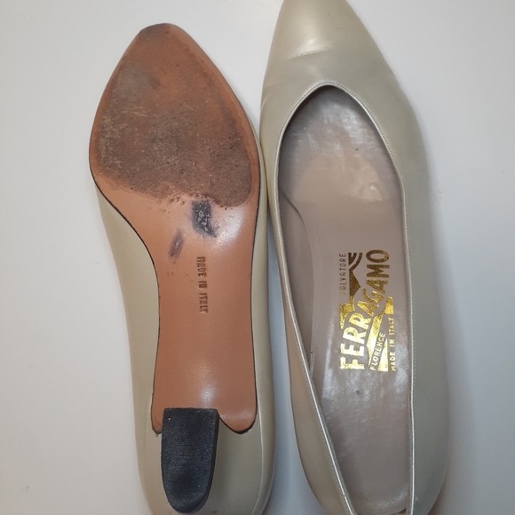 Salvatore Ferragamo leather size 8 shoes - Picture 4 of 4